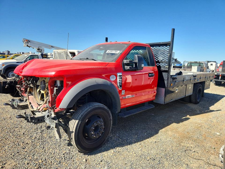 62991756 :رقم المزاد ، 1FDUF5GT6NEE40193 vin ، 2022 Ford F550 مزاد بيع