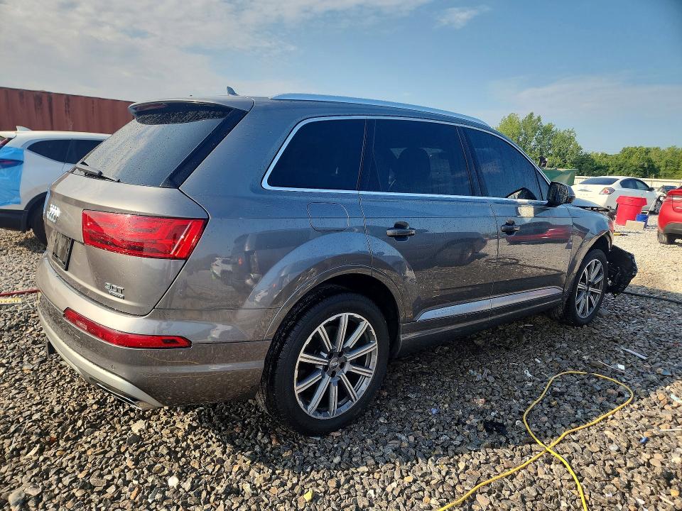 Продаж на аукціоні авто 2017 Audi Q7, vin: WA1LAAF76HD047522, номер лоту: 63863736