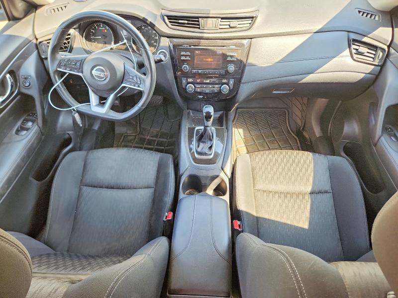 61448766 :رقم المزاد ، KNMAT2MV6HP560038 vin ، 2017 Nissan Rogue مزاد بيع