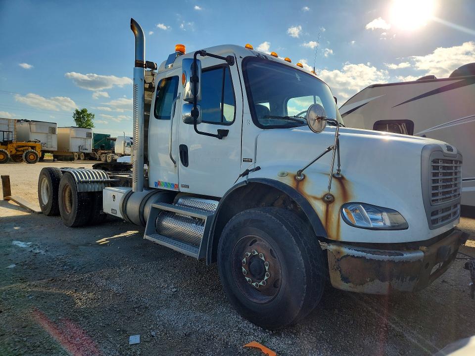 61969306 :رقم المزاد ، 1FUJC5CV7ADAT9450 vin ، 2010 Freightliner M2 مزاد بيع