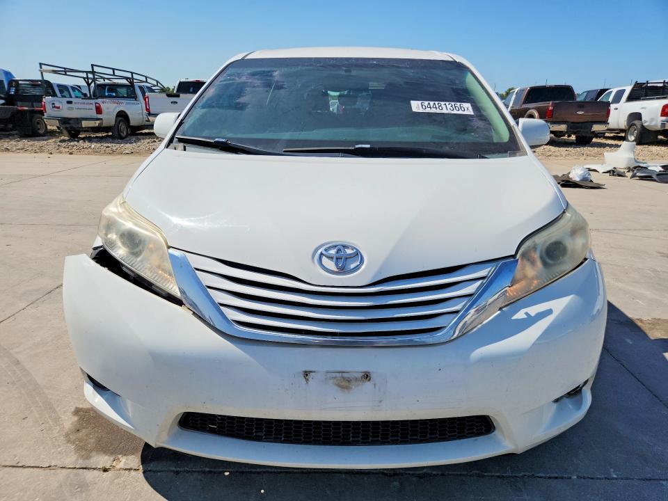 2015 Toyota Sienna მანქანა იყიდება აუქციონზე, vin: 5TDKK3DC7FS582418, აუქციონის ნომერი: 64481366
