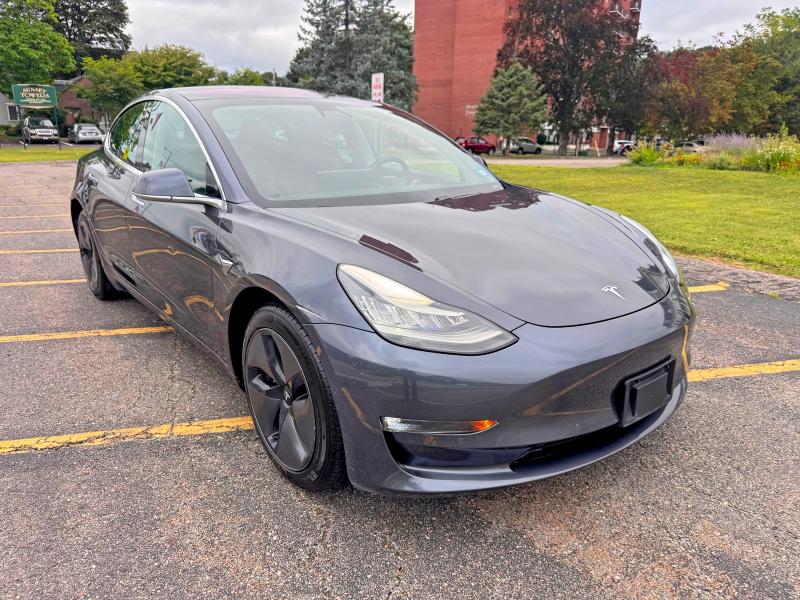 Продажа на аукционе авто 2018 Tesla Model 3, vin: 5YJ3E1EB6JF054422, номер лота: 65812386