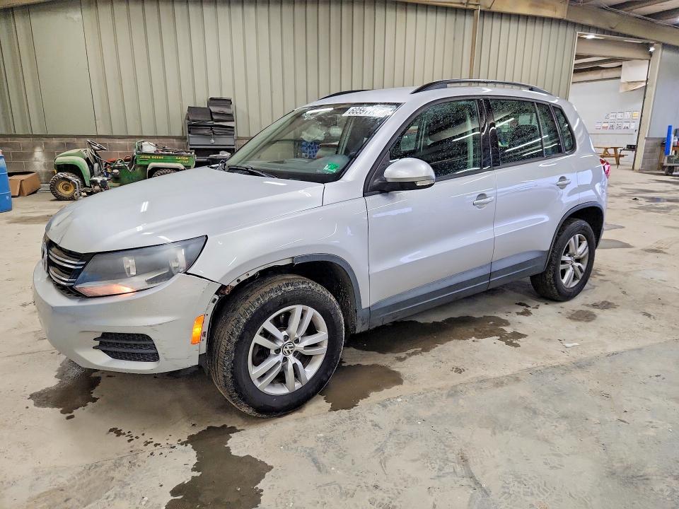 2016 Volkswagen Tiguan მანქანა იყიდება აუქციონზე, vin: WVGAV7AX3GW529083, აუქციონის ნომერი: 60591146
