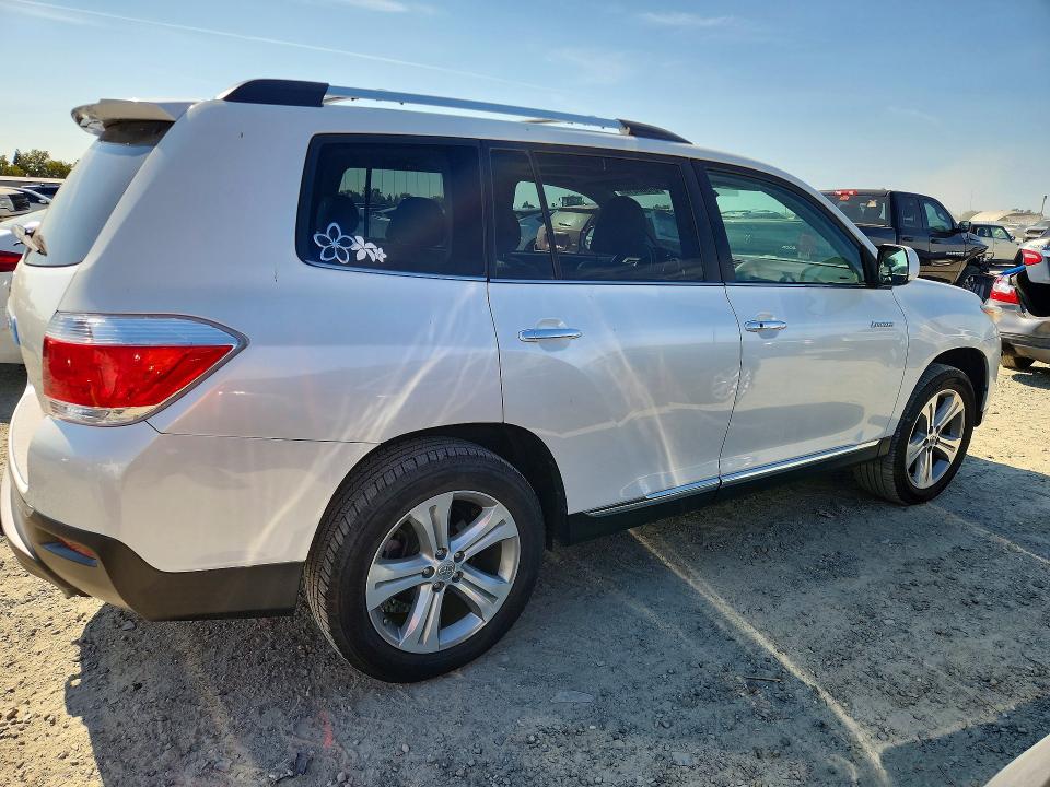 64988816 :رقم المزاد ، 5TDDK3EH9DS221935 vin ، 2013 Toyota Highlander مزاد بيع