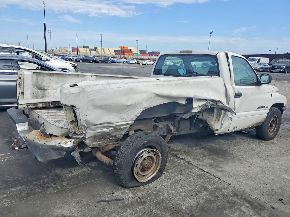 62264426 :رقم المزاد ، 3B7KC26Z5XM589538 vin ، 1999 Dodge Ram 2500 مزاد بيع