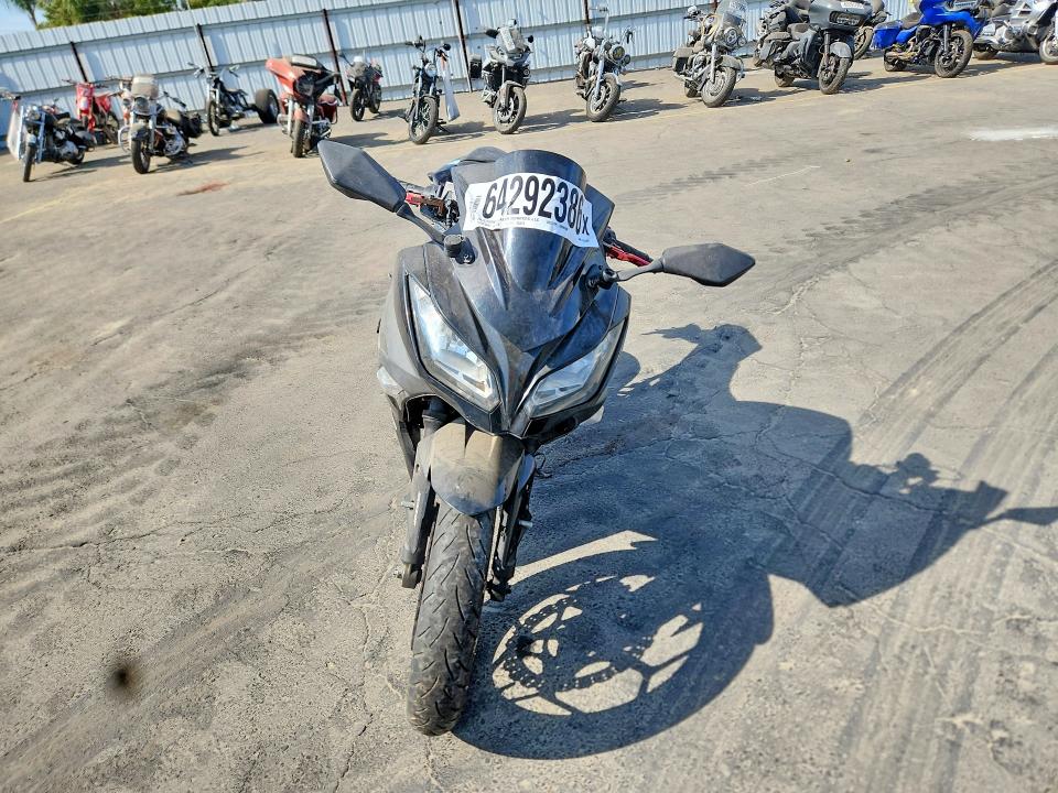 64292386 :رقم المزاد ، JKAEX8A13DDA12565 vin ، 2013 Kawasaki Ex300 مزاد بيع