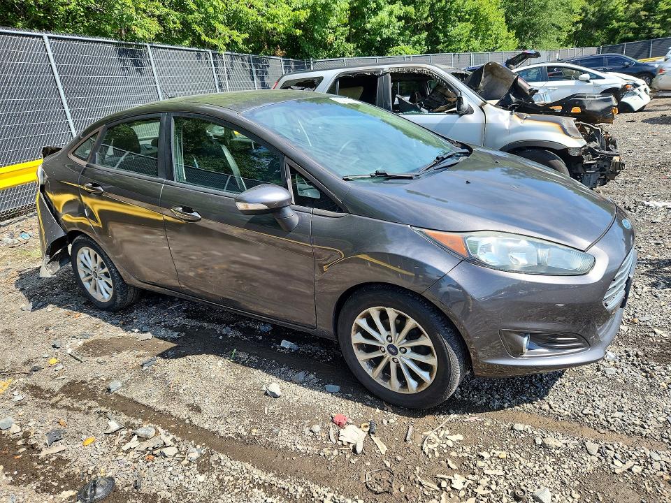 63030106 :رقم المزاد ، 3FADP4BJ2JM104410 vin ، 2018 Ford Fiesta مزاد بيع