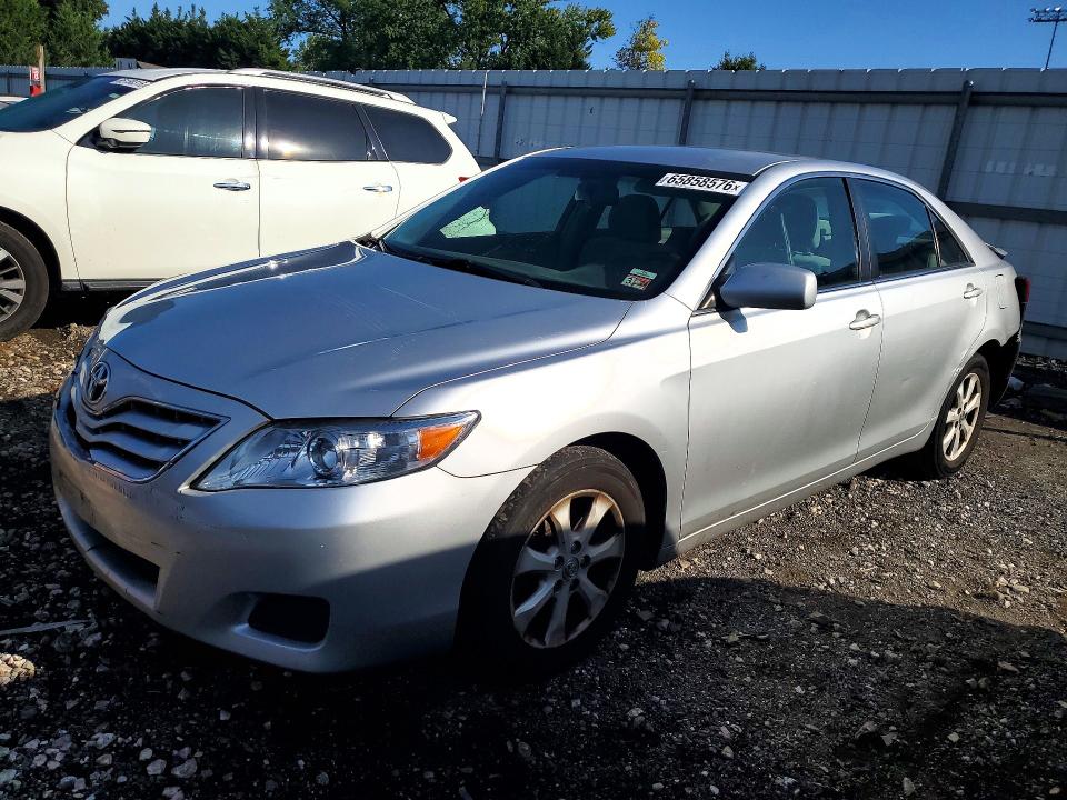65858576 :رقم المزاد ، 4T1BF3EK1AU087111 vin ، 2010 Toyota Camry مزاد بيع