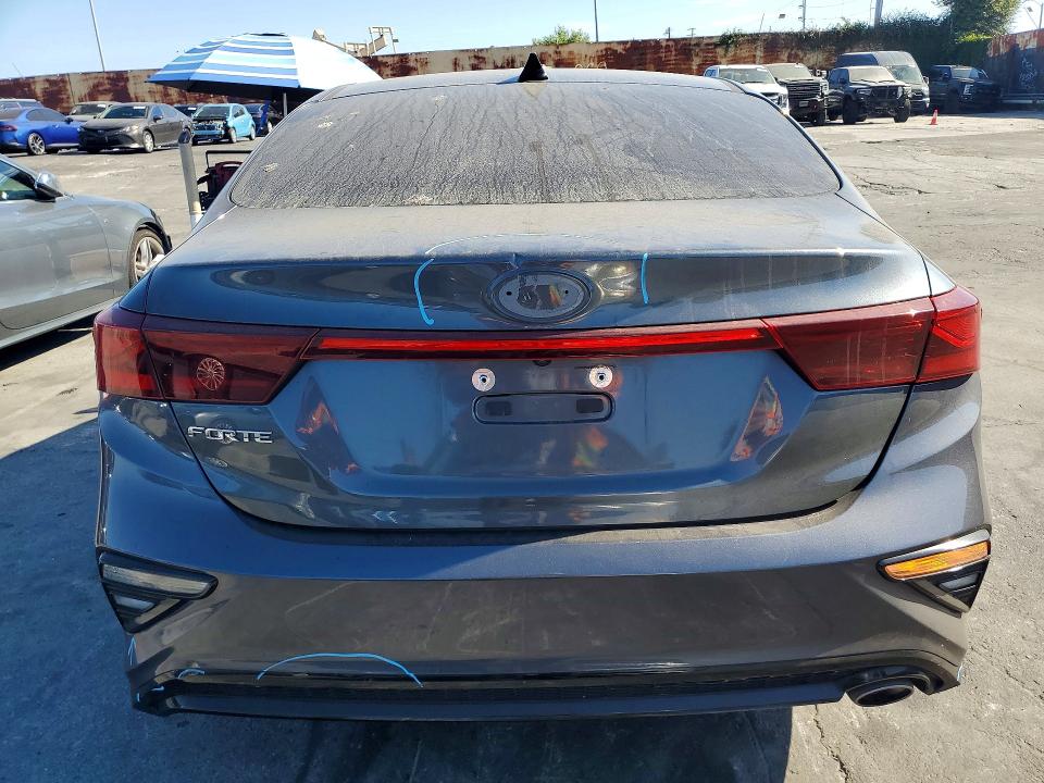 2021 Kia Forte მანქანა იყიდება აუქციონზე, vin: 3KPF24AD5ME346829, აუქციონის ნომერი: 66460516