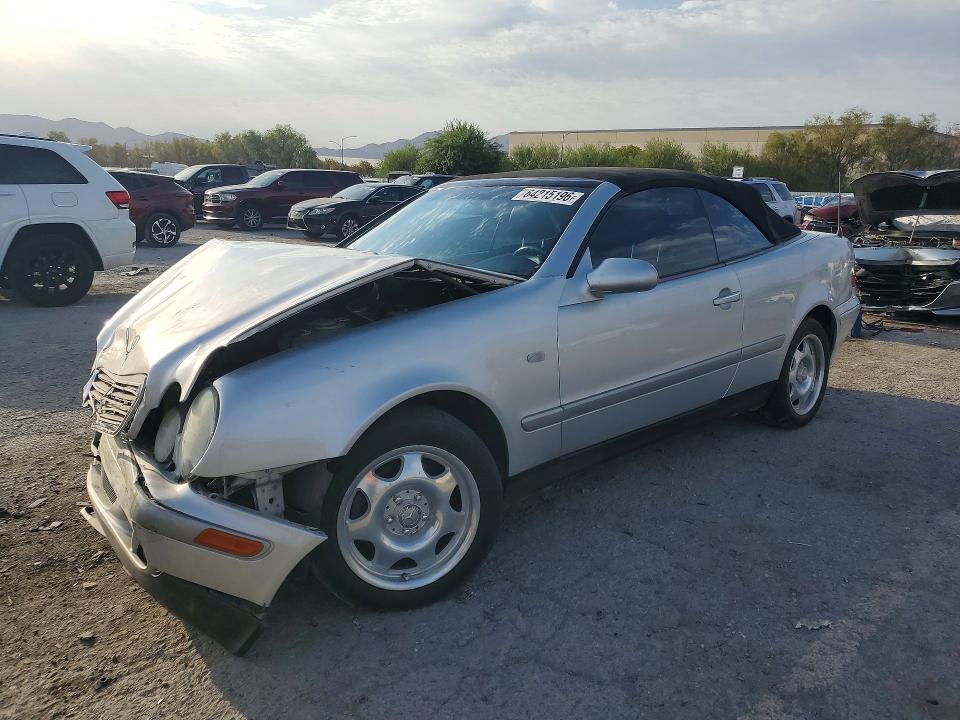 64215196 :رقم المزاد ، WDBLK65G9XT017497 vin ، 1999 Mercedes-benz Clk مزاد بيع