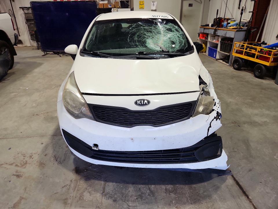 65771626 :رقم المزاد ، KNADM4A33F6437094 vin ، 2015 Kia Rio مزاد بيع