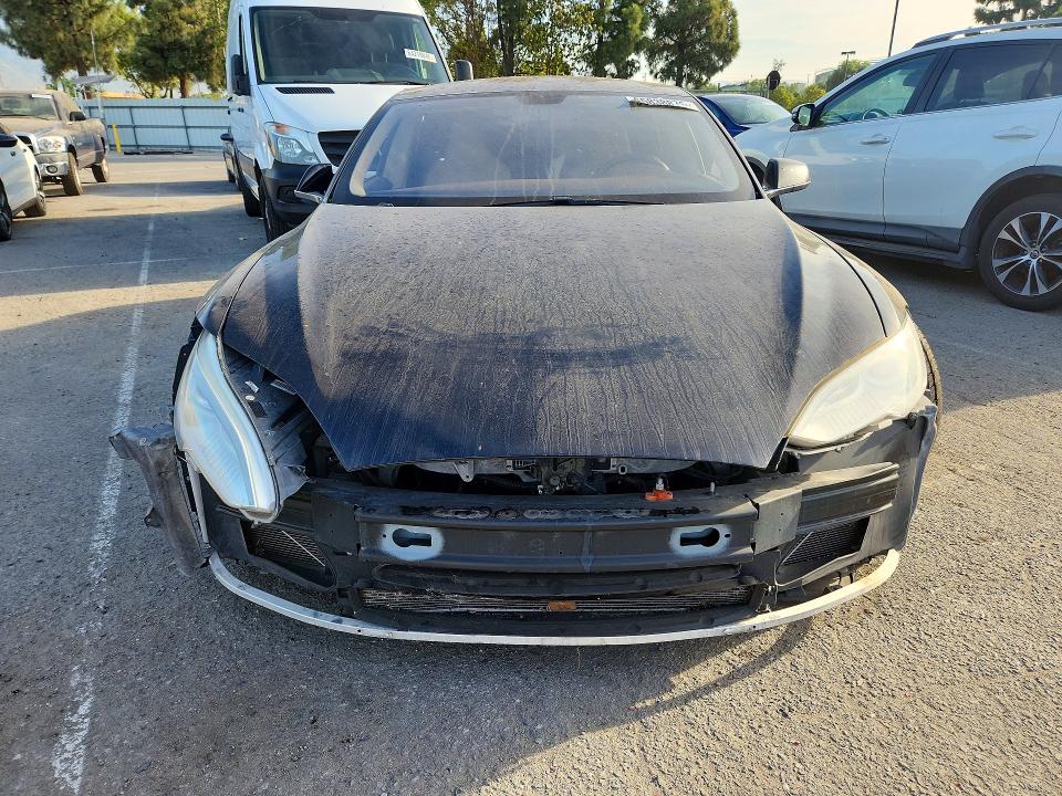 Продажа на аукционе авто 2013 Tesla Model S, vin: 5YJSA1CN5DFP03328, номер лота: 65838876