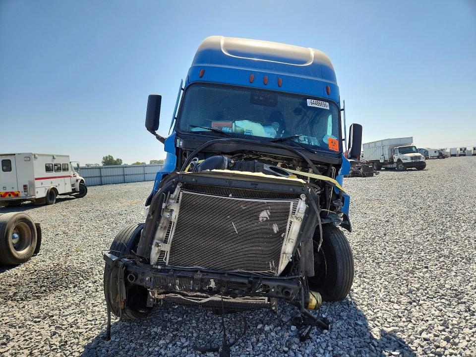 2021 Freightliner Cascadia 126 მანქანა იყიდება აუქციონზე, vin: 1FUJHHDR7MLMJ5737, აუქციონის ნომერი: 64486656