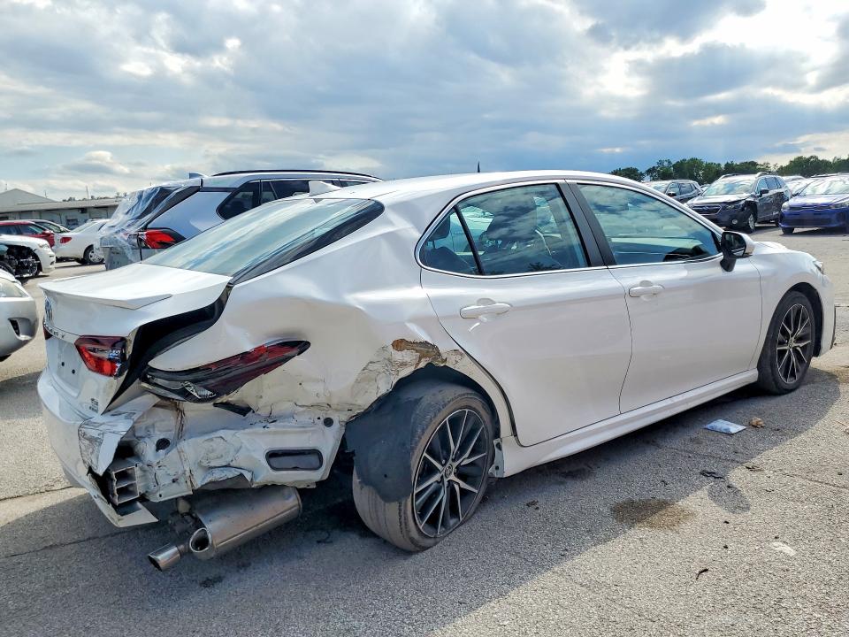 65311216 :رقم المزاد ، 4T1G11BK4PU083818 vin ، 2023 Toyota Camry مزاد بيع