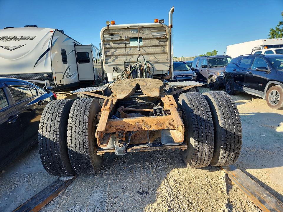 61969306 :رقم المزاد ، 1FUJC5CV7ADAT9450 vin ، 2010 Freightliner M2 مزاد بيع