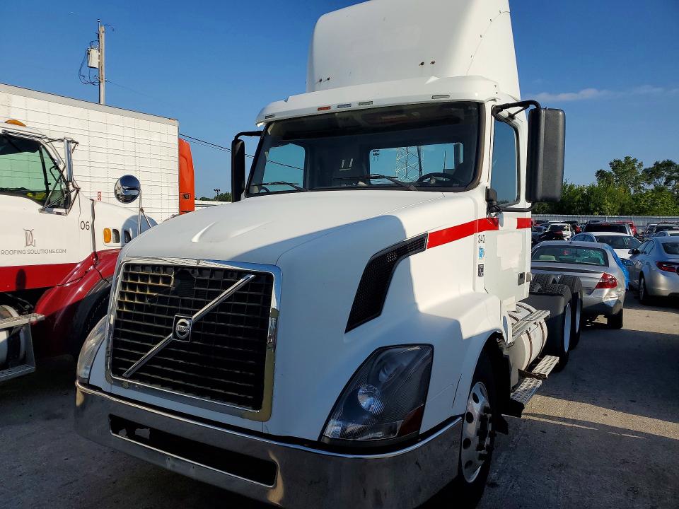 64832476 :رقم المزاد ، 4V4NC9EG29N493739 vin ، 2009 Volvo Vnl مزاد بيع