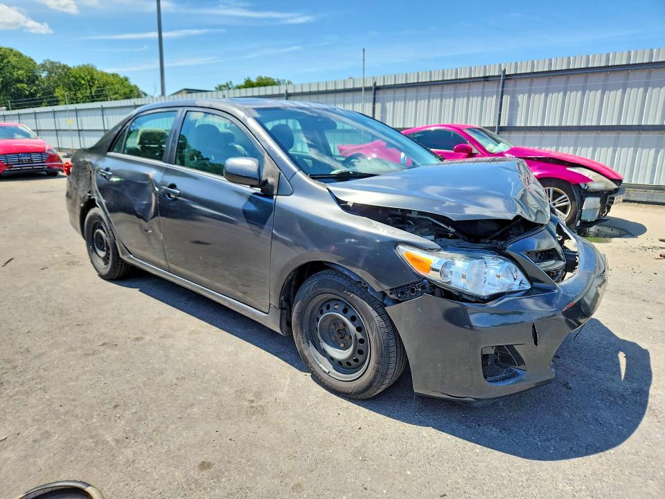 62720656 :رقم المزاد ، 2T1BU4EE6BC742596 vin ، 2011 Toyota Corolla مزاد بيع