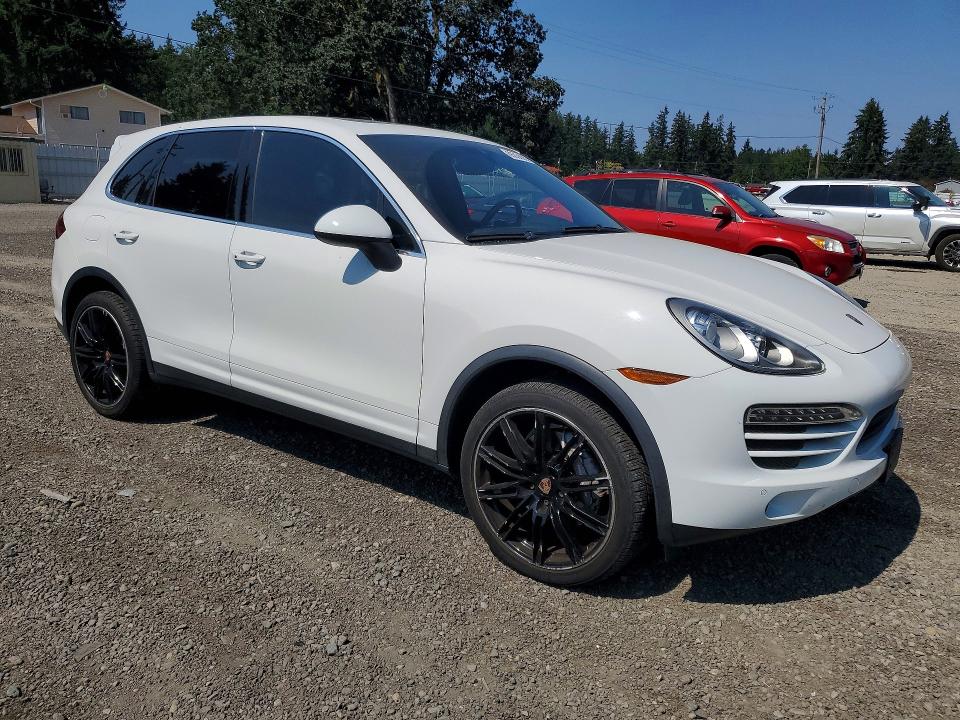 65038556 :رقم المزاد ، WP1AA2A21ELA04110 vin ، 2014 Porsche Cayenne مزاد بيع