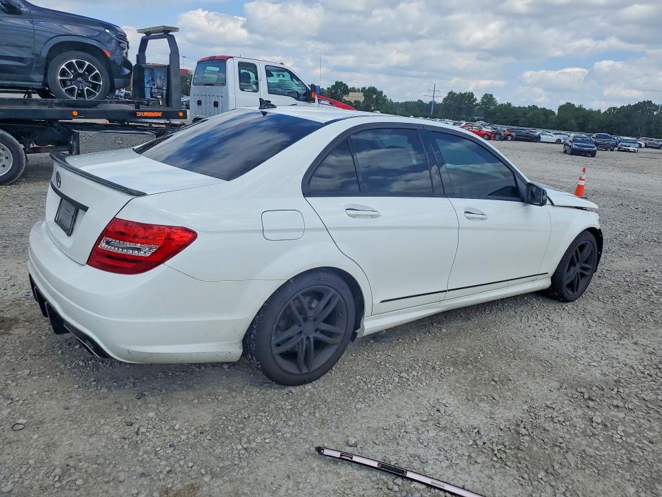 65921846 :رقم المزاد ، WDDGF8AB1EG236740 vin ، 2014 Mercedes-benz C مزاد بيع