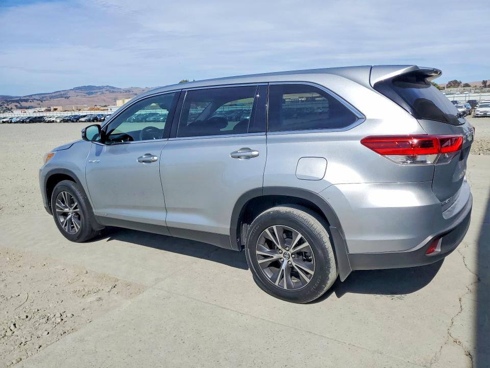2019 Toyota Highlander Hybrid მანქანა იყიდება აუქციონზე, vin: 5TDBGRFH1KS075683, აუქციონის ნომერი: 61451196