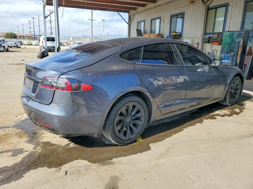 Продажа на аукционе авто 2018 Tesla Model S, vin: 5YJSA1E27JF269203, номер лота: 67034326