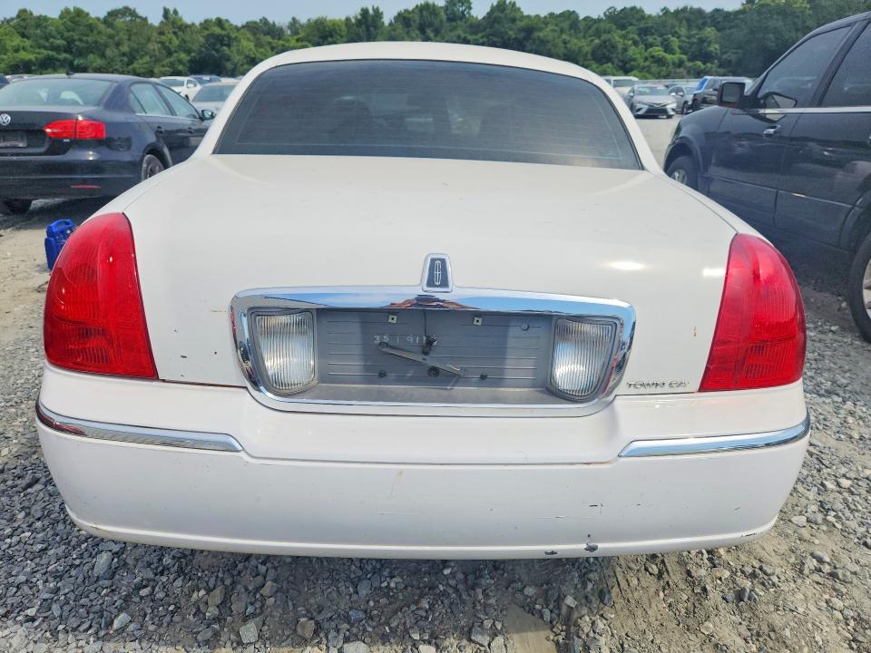 Aukcja sprzedaży 2003 Lincoln Town Car, vin: 1LNHM81W13Y626697, numer aukcji: 65729796
