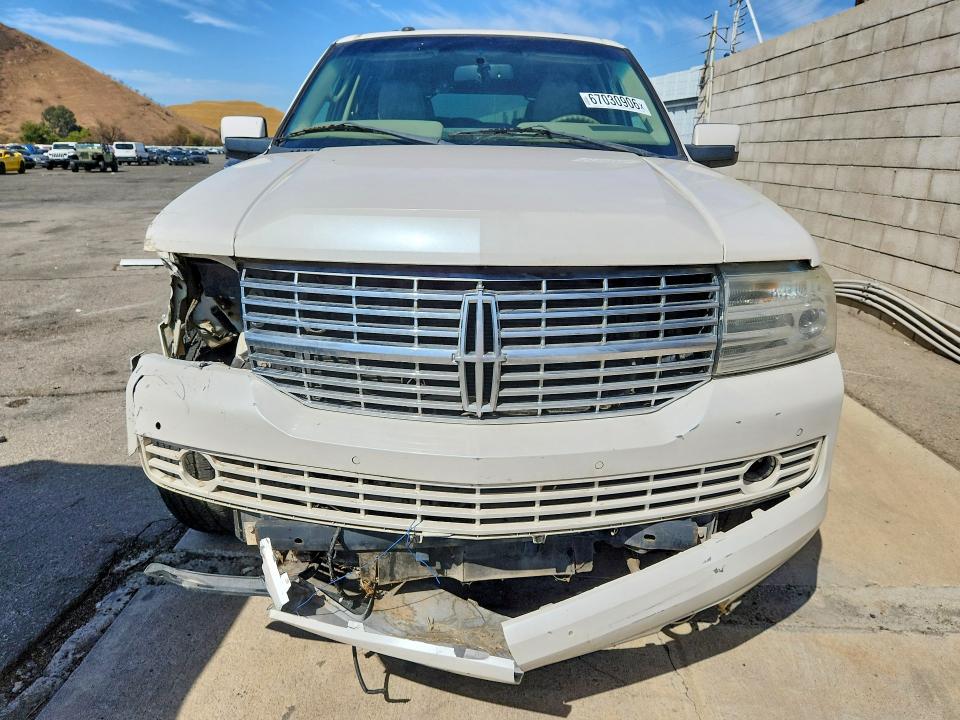 Продаж на аукціоні авто 2011 Lincoln Navigator, vin: 5LMJJ3H59BEJ04598, номер лоту: 67030906