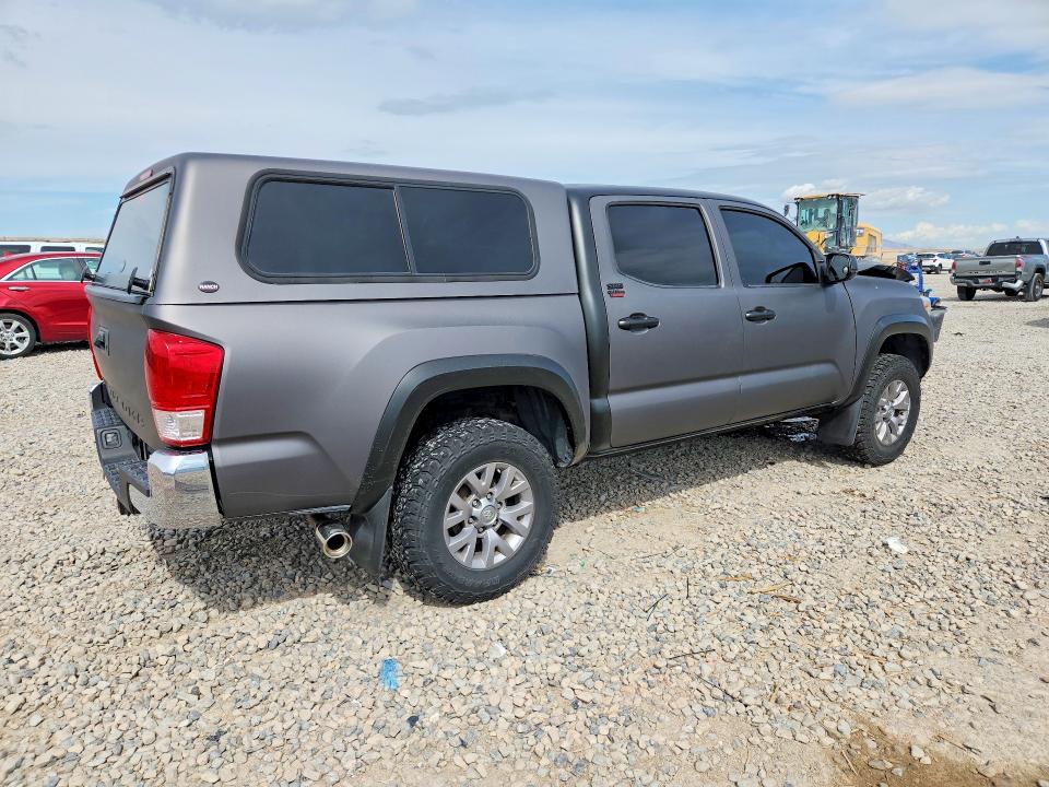 64979596 :رقم المزاد ، 5TFCZ5AN3HX117925 vin ، 2017 Toyota Tacoma مزاد بيع