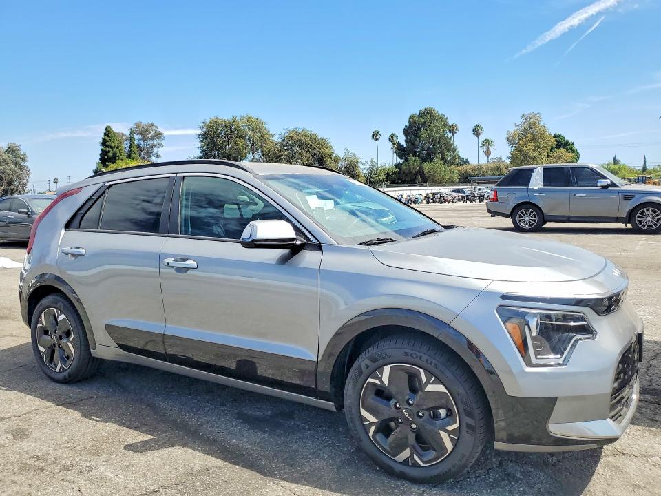Продаж на аукціоні авто 2025 Kia Niro Ev, vin: KNDCR3L18S5145429, номер лоту: 64655136