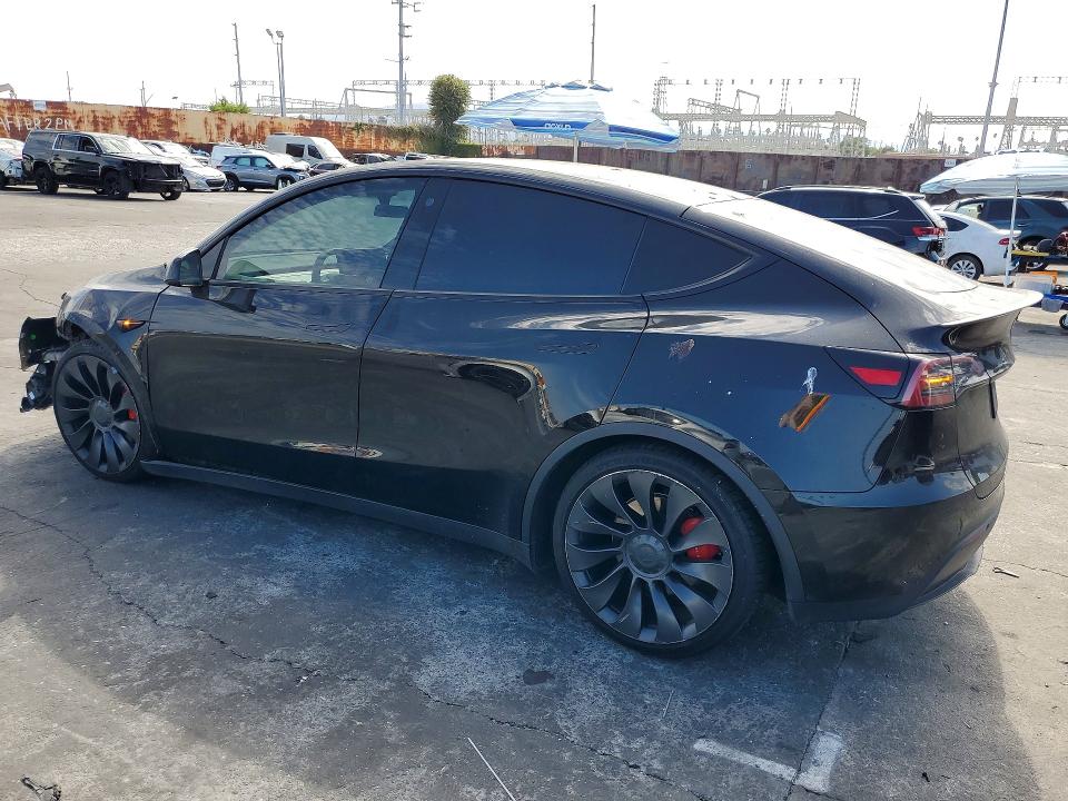 61979016 :رقم المزاد ، 7SAYGDEF9NF393673 vin ، 2022 Tesla Model Y مزاد بيع