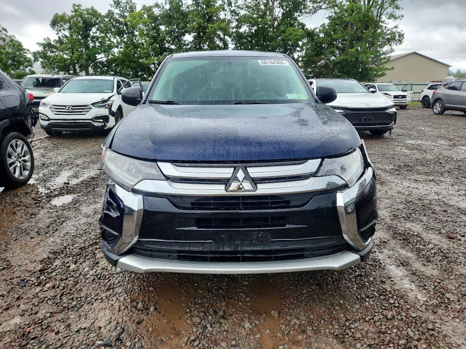 66164366 :رقم المزاد ، JA4AZ3A3XJJ003031 vin ، 2018 Mitsubishi Outlander مزاد بيع