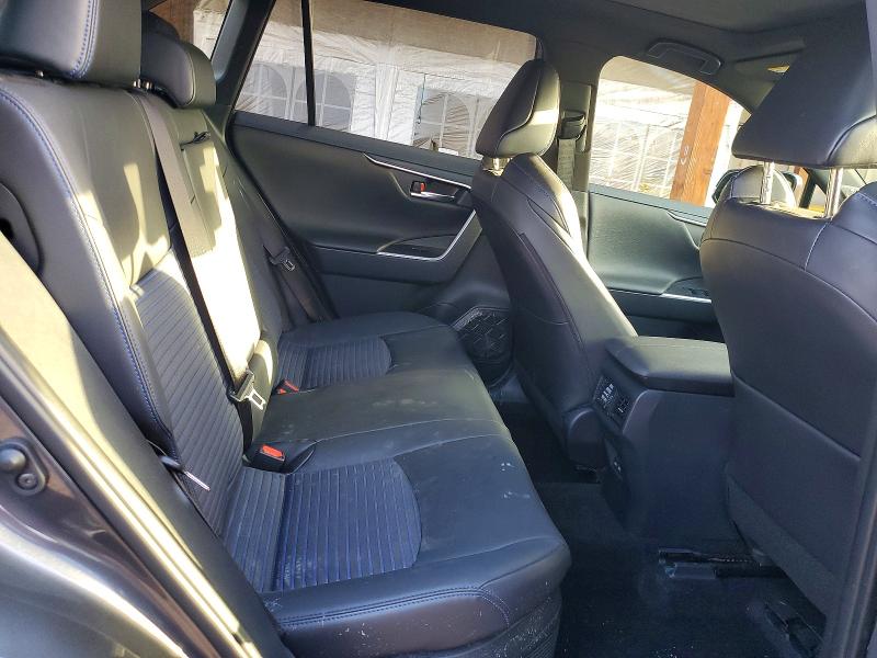 64015866 :رقم المزاد ، JTME6RFV2NJ014642 vin ، 2022 Toyota Rav4 مزاد بيع