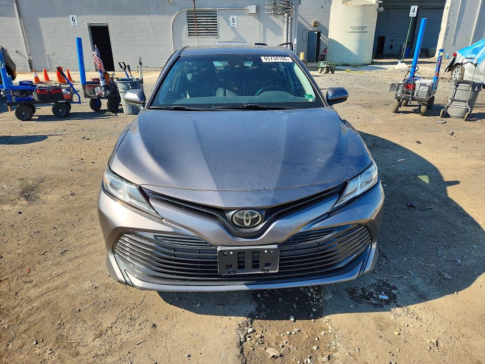 Aukcja sprzedaży 2018 Toyota Camry, vin: 4T1B11HK5JU518399, numer aukcji: 65734166