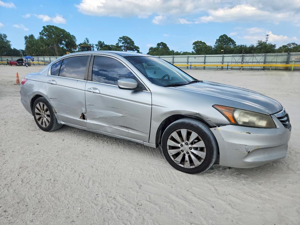 65133936 :رقم المزاد ، 1HGCP2F33CA215426 vin ، 2012 Honda Accord مزاد بيع