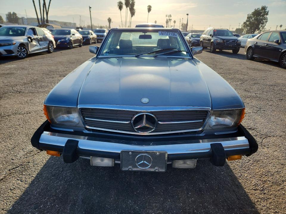 67177136 :رقم المزاد ، WDBBA48D9HA066958 vin ، 1987 Mercedes-benz 560 مزاد بيع