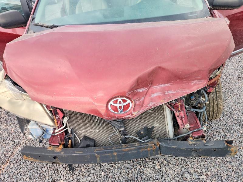 64577956 :رقم المزاد ، 5TDYK3DC9BS087013 vin ، 2011 Toyota Sienna مزاد بيع