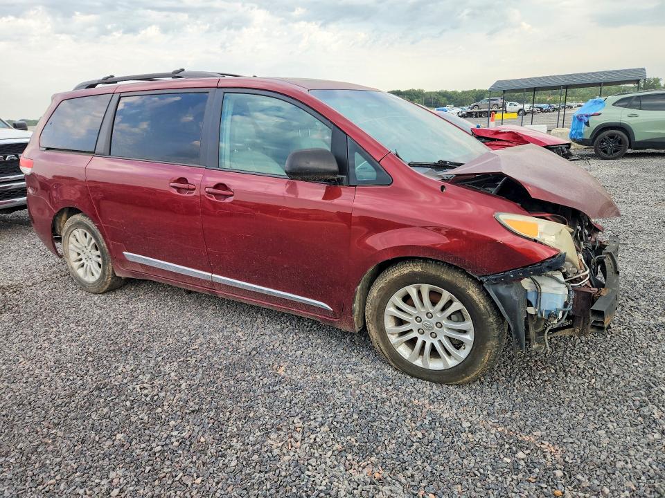 64577956 :رقم المزاد ، 5TDYK3DC9BS087013 vin ، 2011 Toyota Sienna مزاد بيع