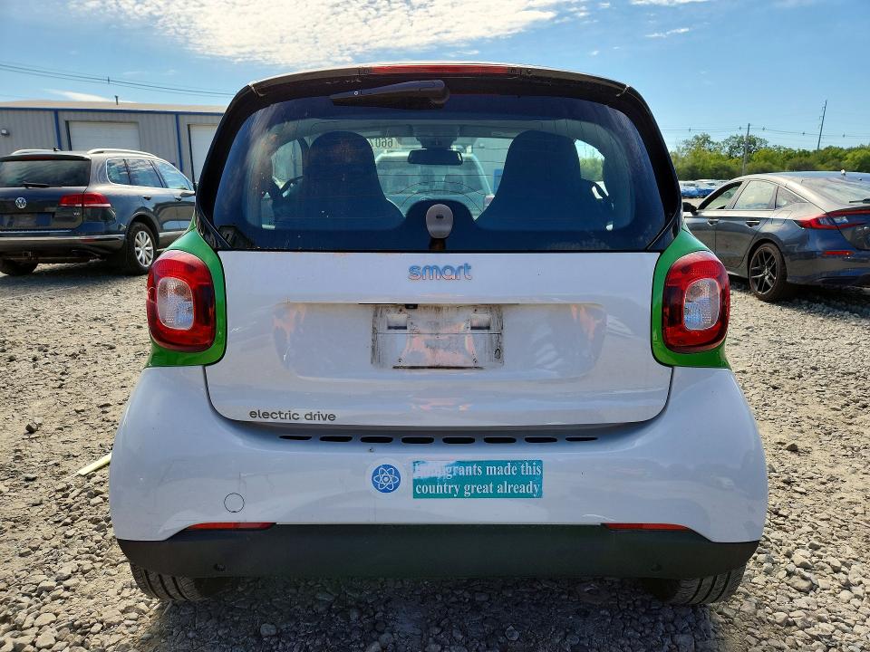 Aukcja sprzedaży 2018 Smart Fortwo, vin: WMEFJ9BAXJK247129, numer aukcji: 66074026