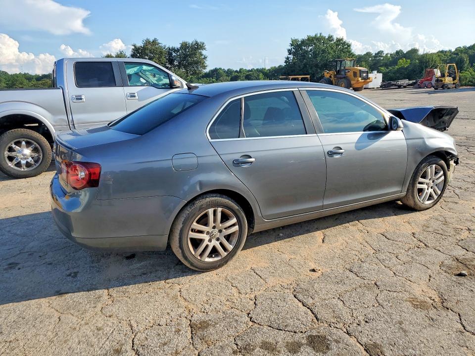 63841426 :رقم المزاد ، 3VWRL7AJ6AM020229 vin ، 2010 Volkswagen Jetta مزاد بيع