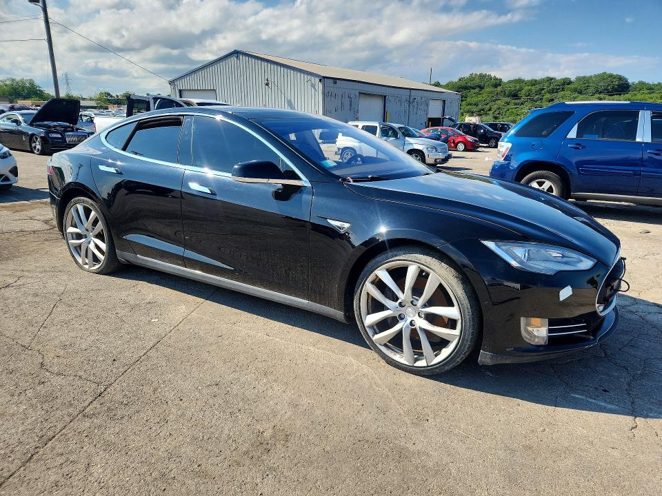 Продажа на аукционе авто 2014 Tesla Model S, vin: 5YJSA1S19EFP56842, номер лота: 65099496