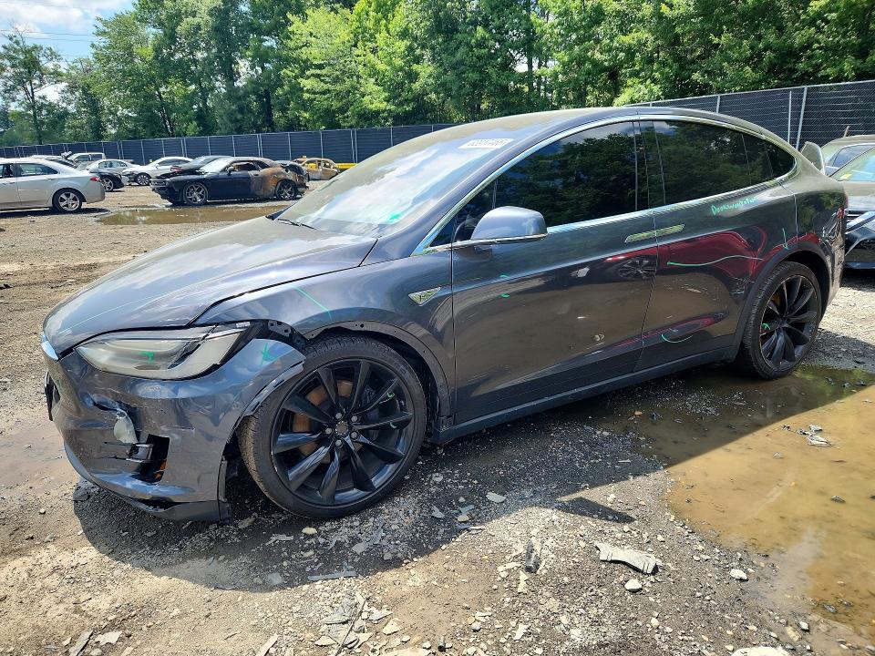 63917466 :رقم المزاد ، 5YJXCAE2XGF005711 vin ، 2016 Tesla Model X مزاد بيع