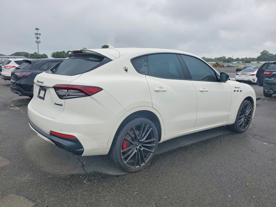 2022 Maserati Levante მანქანა იყიდება აუქციონზე, vin: ZN661ZUM7NX402801, აუქციონის ნომერი: 65599226
