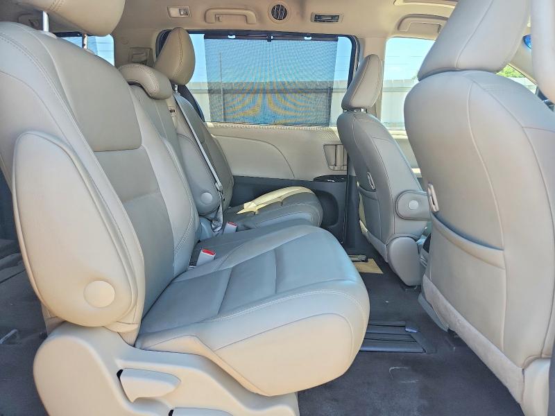 2017 Toyota Sienna მანქანა იყიდება აუქციონზე, vin: 5TDYZ3DC9HS864777, აუქციონის ნომერი: 63368586