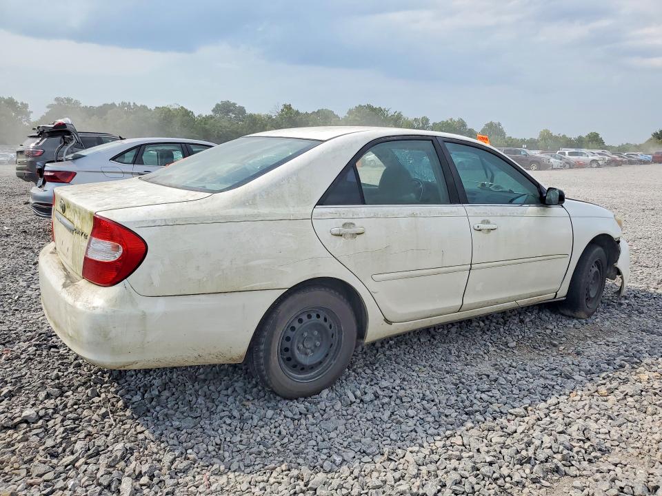 64391246 :رقم المزاد ، JTDBE32K040272273 vin ، 2004 Toyota Camry مزاد بيع
