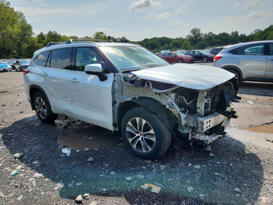 Aukcja sprzedaży 2022 Toyota Highlander, vin: 5TDGZRBH2NS560599, numer aukcji: 67138356