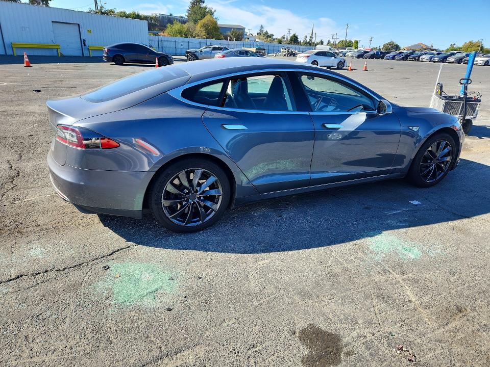 65501856 :رقم المزاد ، 5YJSA1CN4DFP05930 vin ، 2013 Tesla Model S مزاد بيع