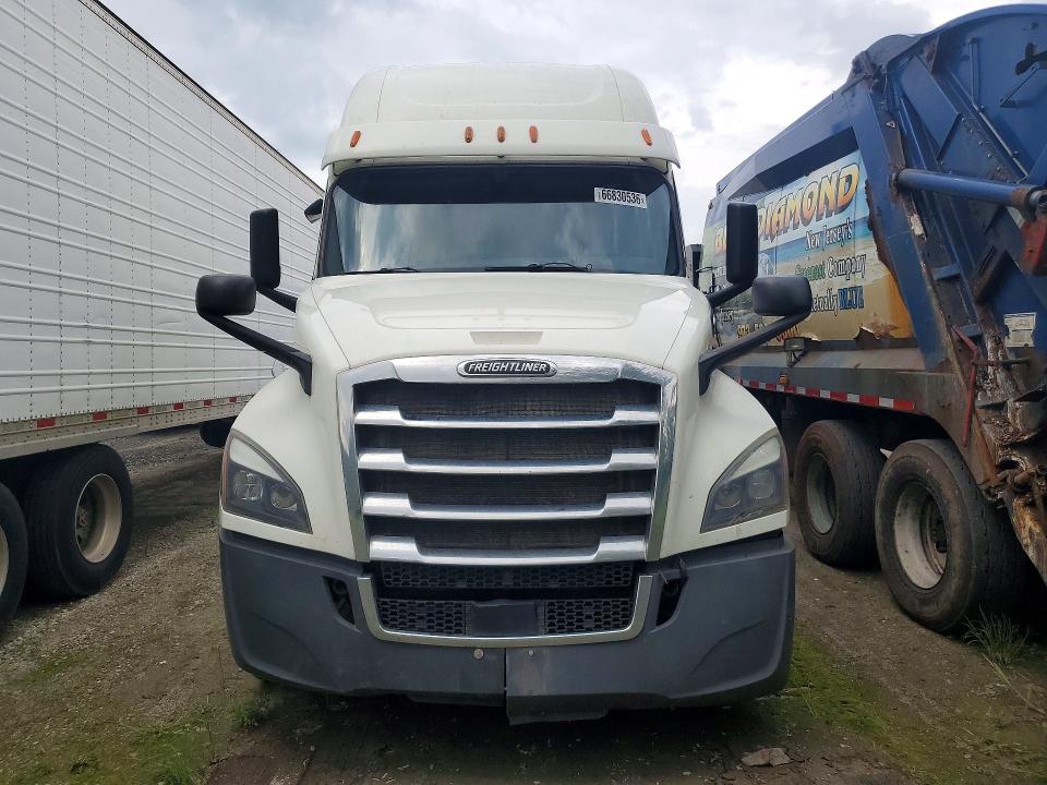 Продаж на аукціоні авто 2018 Freightliner Cascadia 126, vin: 3AKJHHDR8JSJR1331, номер лоту: 66830536
