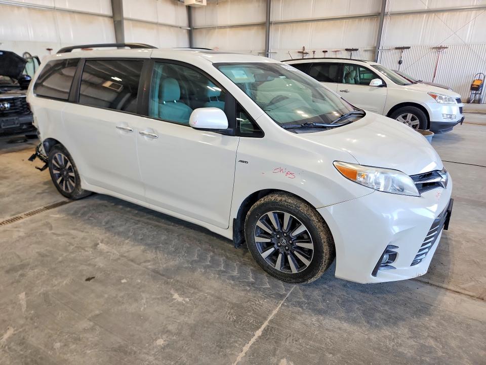 2018 Toyota Sienna მანქანა იყიდება აუქციონზე, vin: 5TDDZ3DC0JS196789, აუქციონის ნომერი: 64243846