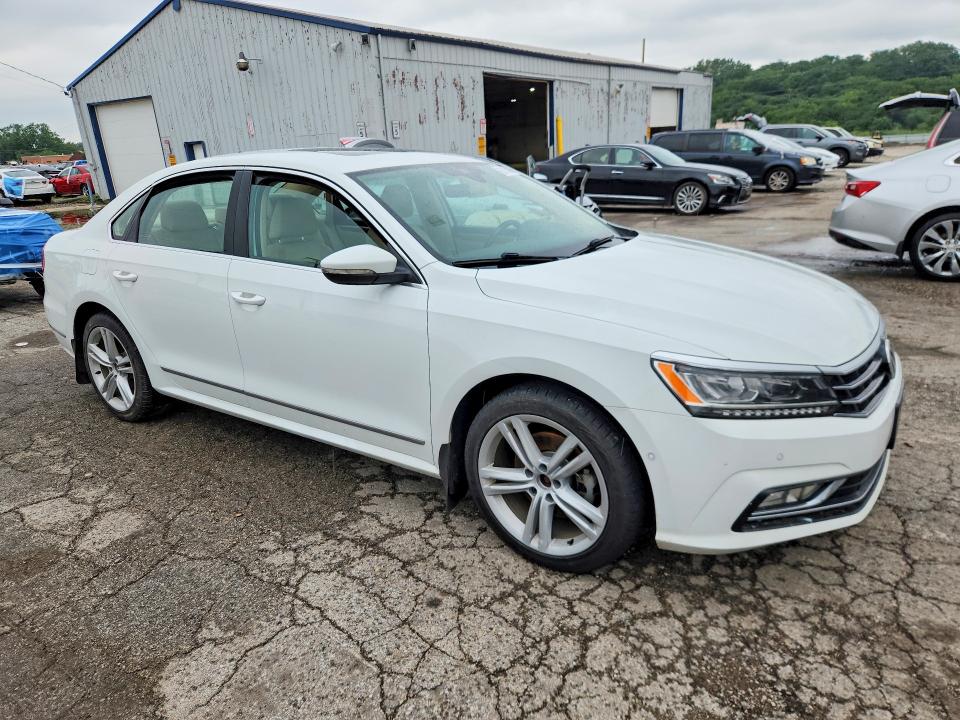 Продаж на аукціоні авто 2016 Volkswagen Passat, vin: 1VWCT7A31GC070084, номер лоту: 65035666