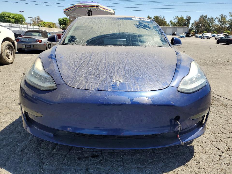 65759396 :رقم المزاد ، 5YJ3E1EA1JF033386 vin ، 2018 Tesla Model 3 مزاد بيع